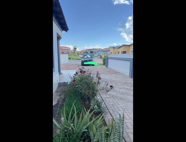 3 BEDROOM PROPERTY TO RENT IN THE ORCHARDS